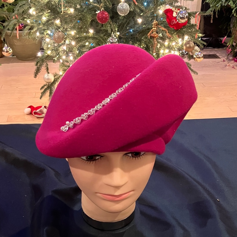 Elegant Fuchsia Wool Women's Hat with Silver Heart Shape Rhinestone Detail